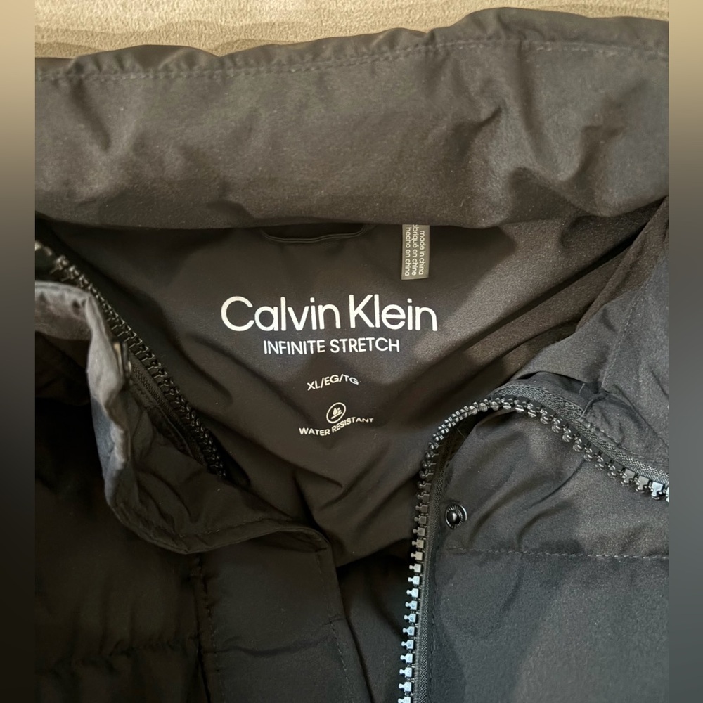 Calvin Klein Infinite Stretch Black Cropped Puffer Jacket EUC Women’s Size XL - Picture 7 of 8